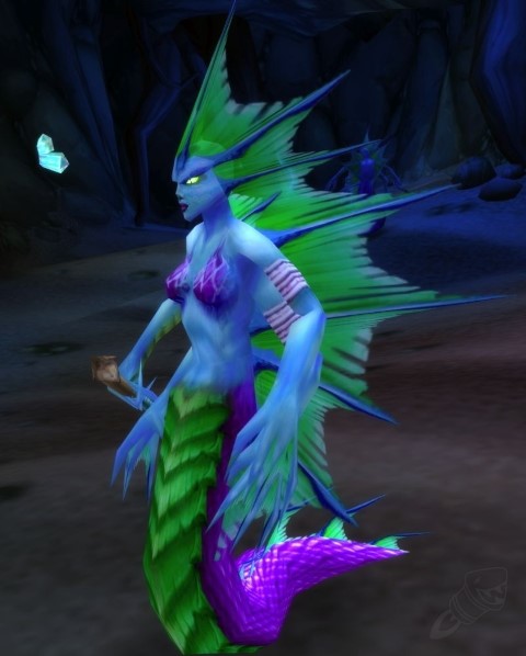 pretresse-naga