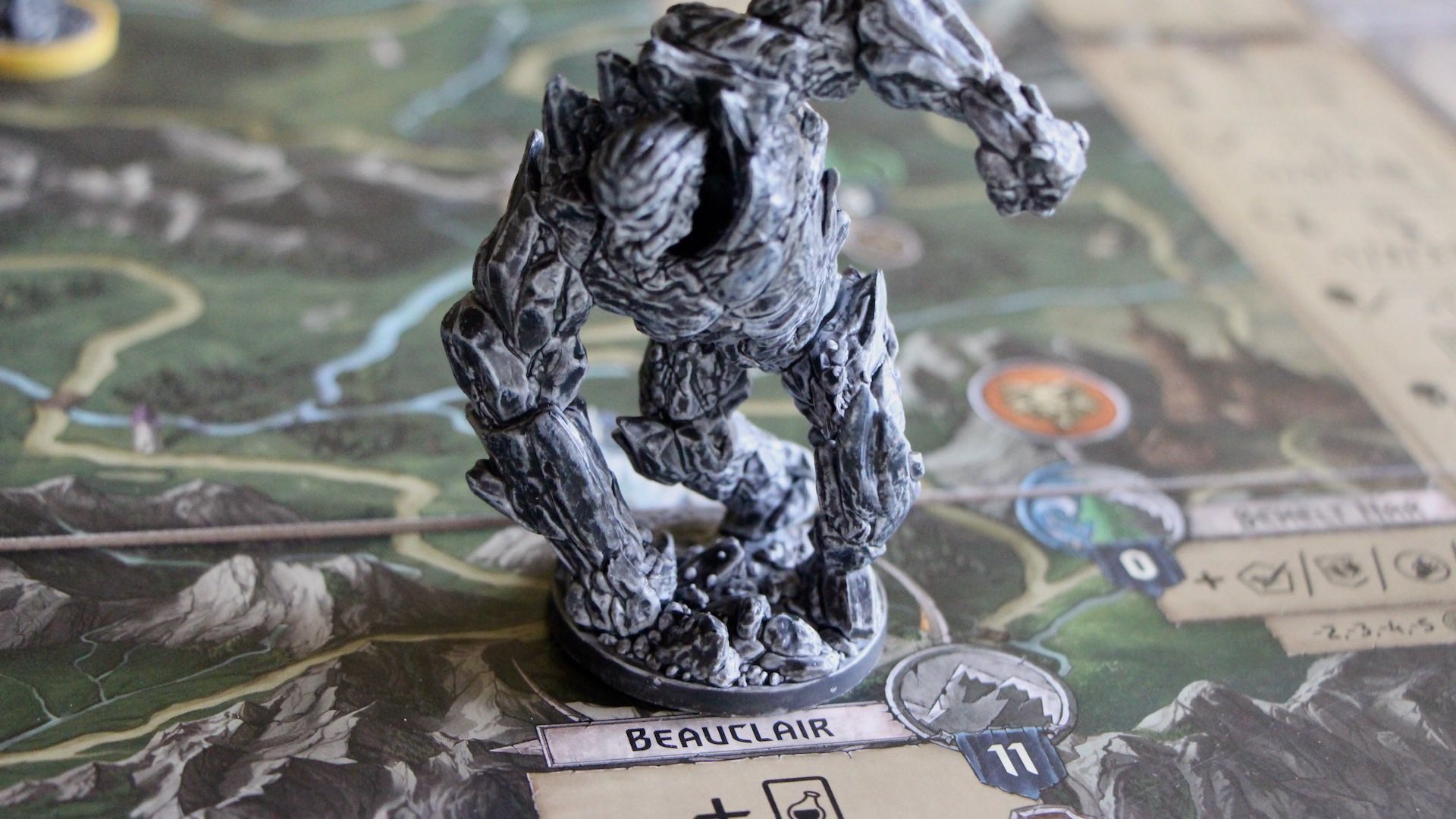 the-witcher-ancien-monde-extension-monstre-legendaire-figurine