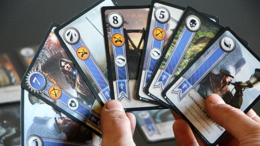gwent-le-jeu-cartes-legendaire-main