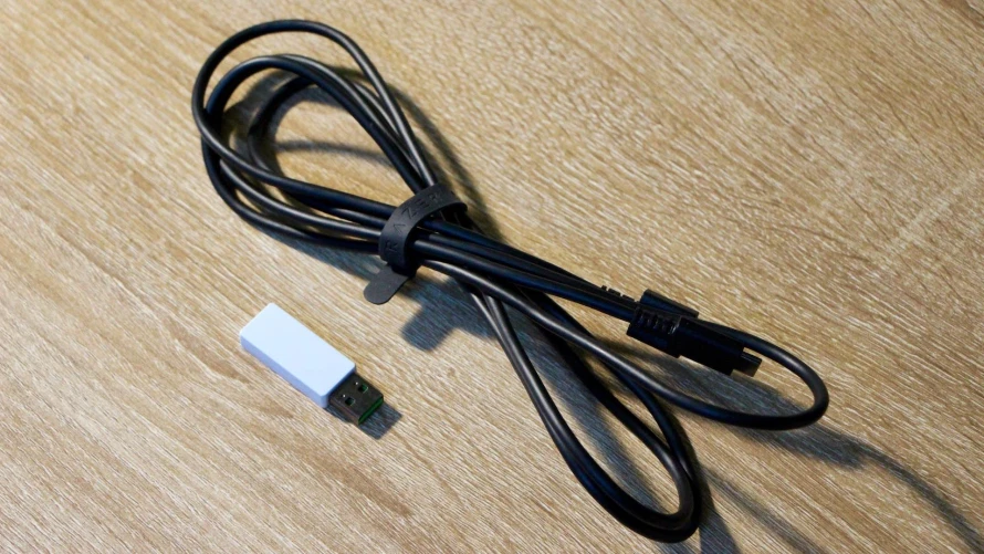 razer-raiju-v3-pro-accessoires-connexion