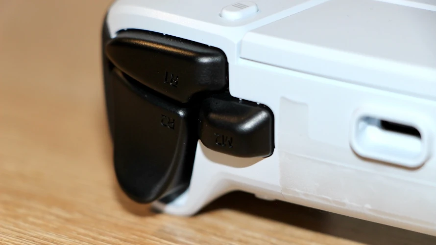razer-raiju-v3-pro-gachettes-l2-r2