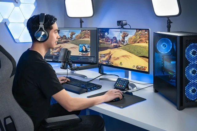 Facecam_Lifestyle_Shot_02