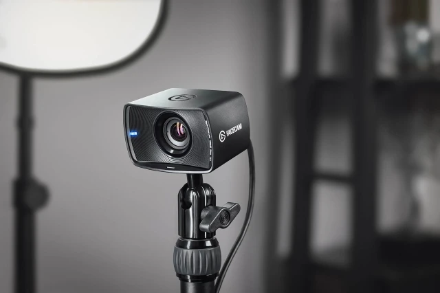 Facecam_Lifestyle_Shot_08