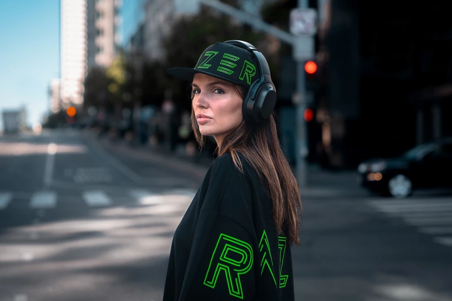 https___medias-p1-phoenix-razer-com_sys-master-phoenix-images-container_h30_he2_9407127158814_220526-unleashed-oversized-tee-1500x1000-2