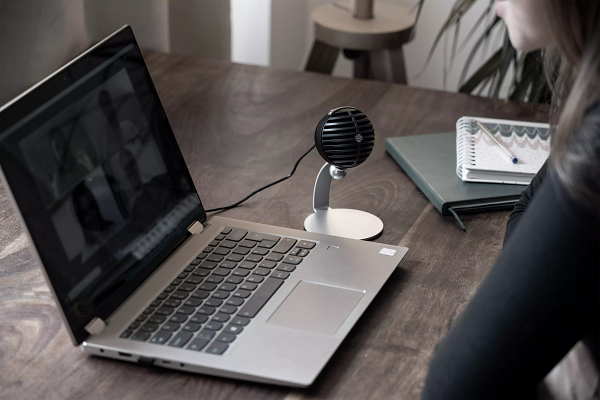 MV5C_Home_Office_Microphone_Lifestyle_Windows_Set_B_3