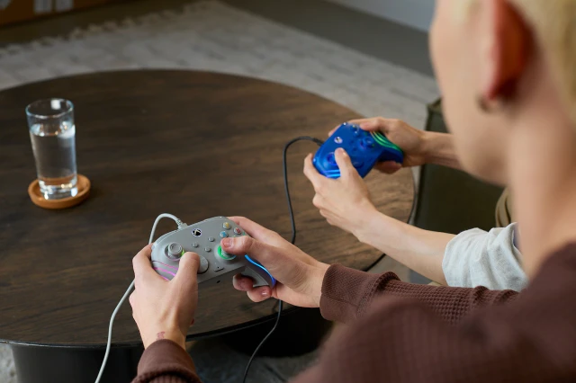 TB_Xbox_AG_Wave_Gray_Controller_Photo_02