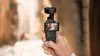 Illustration - DJI présente la Osmo Pocket 4P, une caméra miniature équipée d'un double objectif