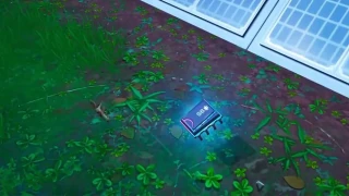 Fortnite : Défi Décryptage, puce 95 : Chercher dans un champ de panneaux solaires dans la jungle