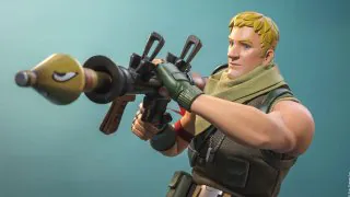 Fortnite : Une figurine ultra réaliste de Jonesy arrive, mais va coûter très cher