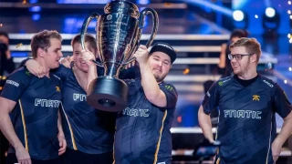 Fnatic renait de ses cendres et s'impose aux IEM Katowice lors d'une finale dantesque face à FaZe Clan