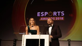 Overwatch, Fortnite, Ninja, Cloud9, tous les vainqueurs des Esports Awards 2018