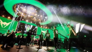 Overwatch : Les fans peuvent désormais acheter un pass saisonnier à 600 $ pour assister à l'Overwatch League ! 
