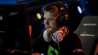 s1mple rejoint Evolution