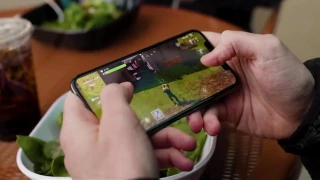Fortnite mobile : La mise à jour 4.3 intègre la discussion vocale 