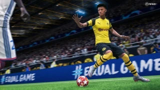 FIFA 20 détaille, légèrement, les nouveautés concernant son gameplay, ainsi que ses différentes éditions