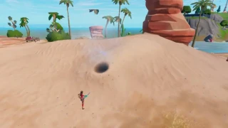 Fortnite : Défi secret Tas de sable de la taille d'un Klombo