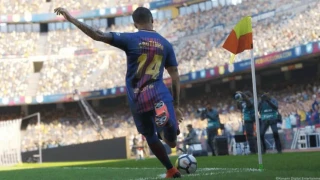 Pro Evolution Soccer 2019 se laisse entrevoir brièvement !
