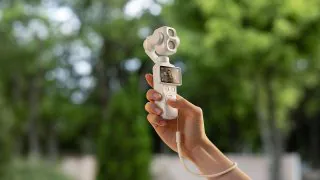 DJI Osmo Pocket 4P : La caméra de poche à double objectif s'habille de Blanc perle