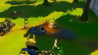 Raviver un feu de camp, manger une pomme, manger un champignon, Mission Aventure de Skye