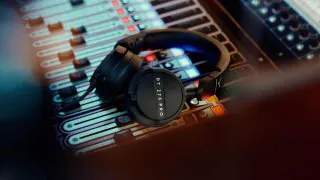 beyerdynamic dévoile le DT 275 PRO, un casque compact pensé pour le monitoring en environnement bruyant