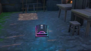 Fortnite : Défi Décryptage, puce 98 : Chercher dans une maison longue viking