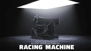 CORSAIR sur la ligne de départ dans la simulation de course