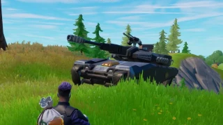 Toucher le char d'assaut d'un adversaire avec un pistolet en étant accroupi, défi semaine 6