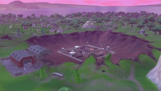 Fortnite : Un youtubeur recouvre entièrement le cratère de Dusty Depot !