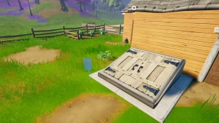 Placer des panneaux SOS Fantôme à Holly Hedges, Dirty Docks ou Pleasant Park, défi Ghostbuster