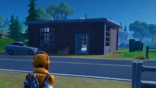 Chercher le lama doré de Midas entre une casse, une station-service et une aire de camping-cars, Mission Midas semaine 9