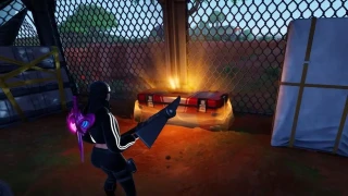 Fouiller des supports d'armure Stark, des coffres Stark ou des coffres des Avengers, défi Fortnite saison 4