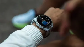 Apple Watch vs Garmin : laquelle choisir pour le sport en 2025 ?