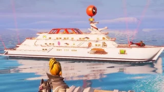 Danser à la fête de Deadpool sur le Yacht