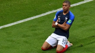FIFA 21 : Kylian Mbappé sur les jaquettes