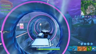 Fortnite : Défi semaine 1, saison 9 : Voler sur le sillage aérien de Neo Tilted et de Mega Mall