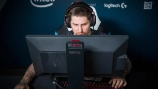 NiP pourrait tenter de recruter dennis après l'échec des négociations avec mousesports