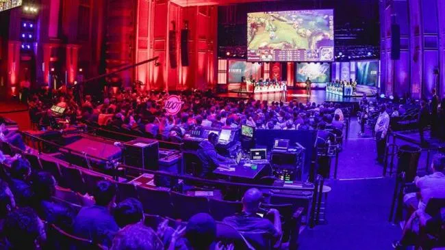 LoL : Forbes a étudié les salaires des joueurs professionnels et évalue le salaire moyen des LCS NA à 320 000 $