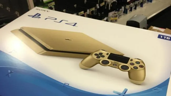 Des photos d'une PS4 Gold Edition ont fuité !