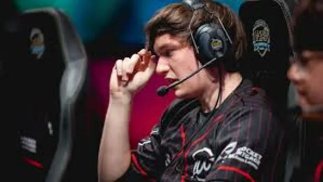 100 Thieves et FlyQuest échangent leur jungler