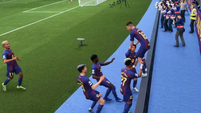 FC 27 : EA explique pourquoi la Carrière en ligne n'existera (probablement) jamais